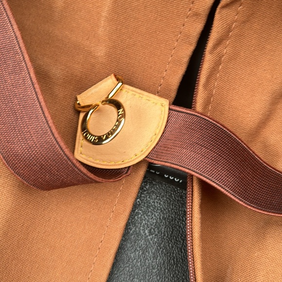 Louis Vuitton carry on bag - Picture 8 of 12